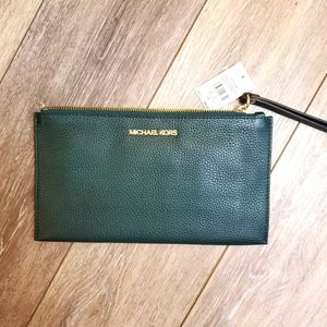 Micheal kors wristlet